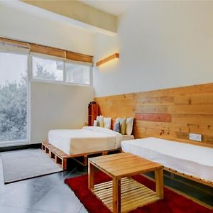 Deluxe Room Room 10 AM 7 PM